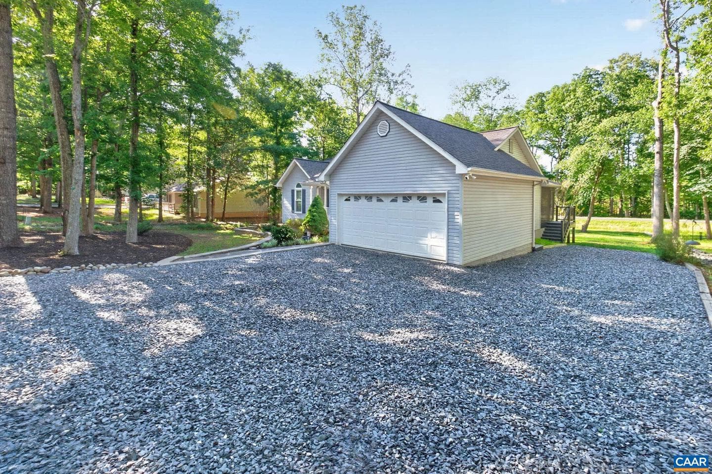 137 Jefferson Dr photo 8