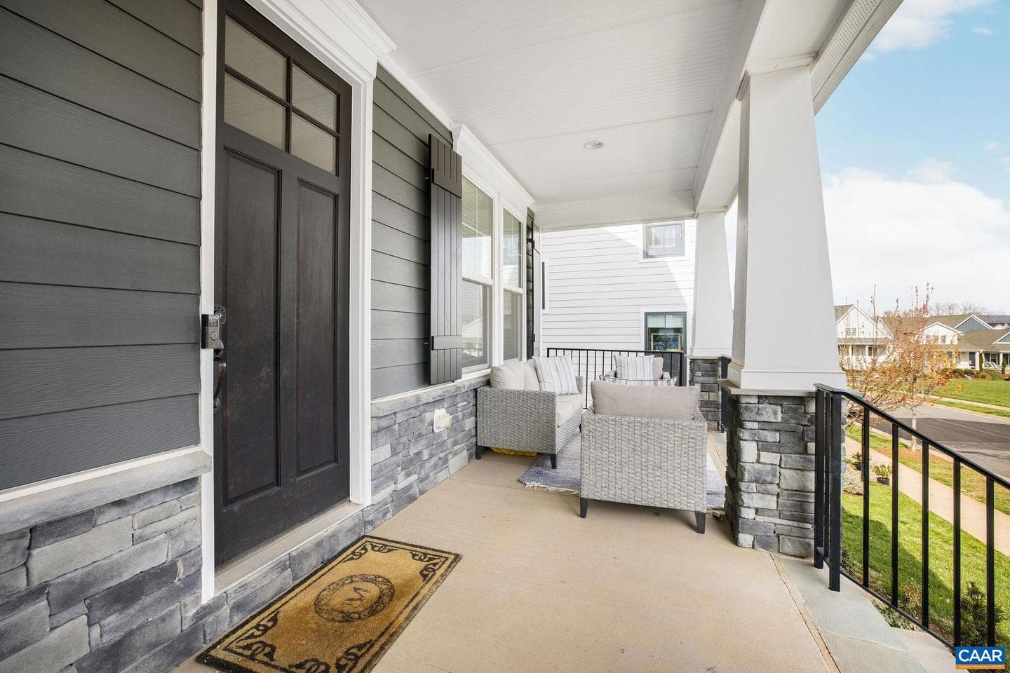 1609 Griffin Grove photo 2