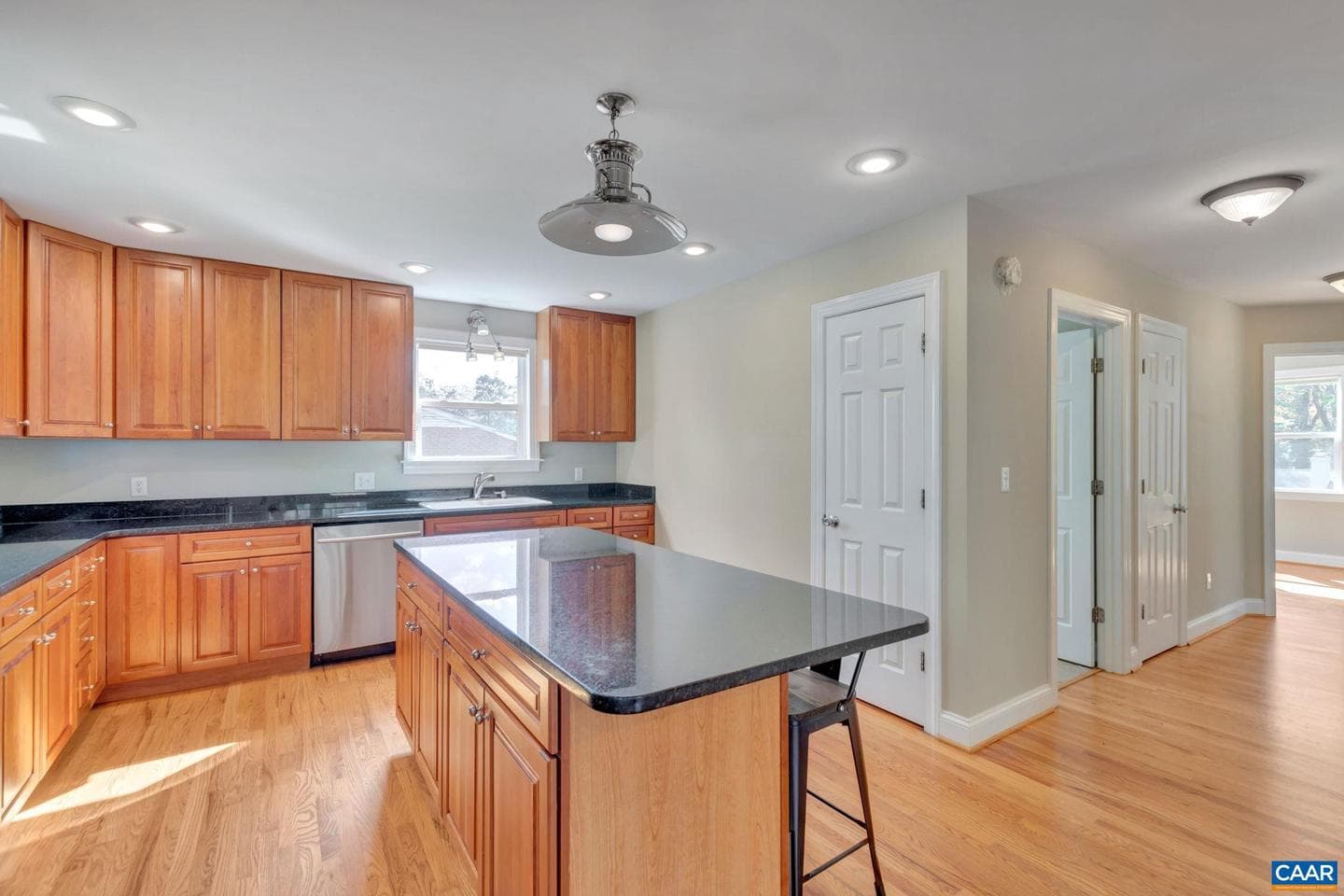 2313 Wayne Ave photo 16