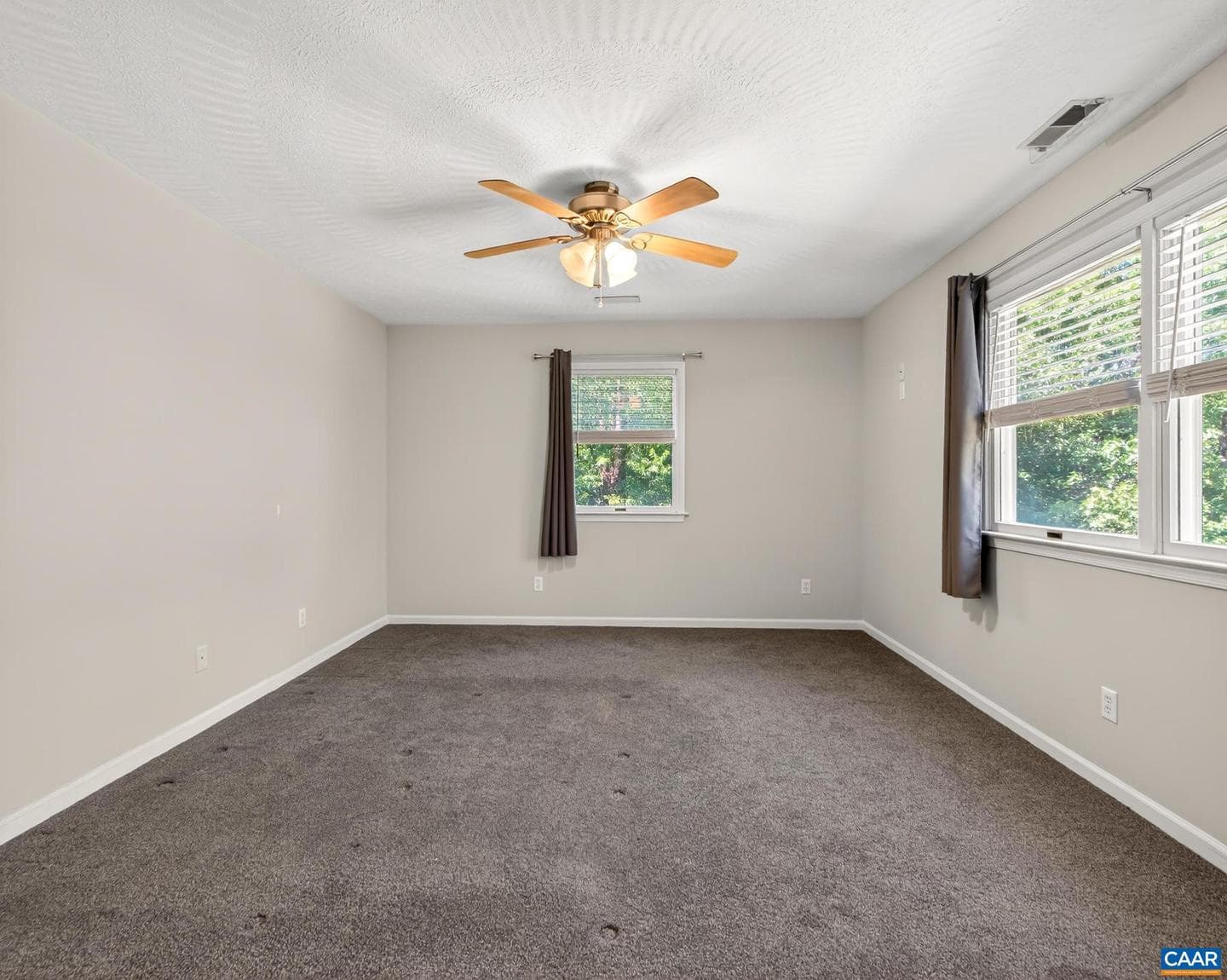 504 Deer Dr photo 32