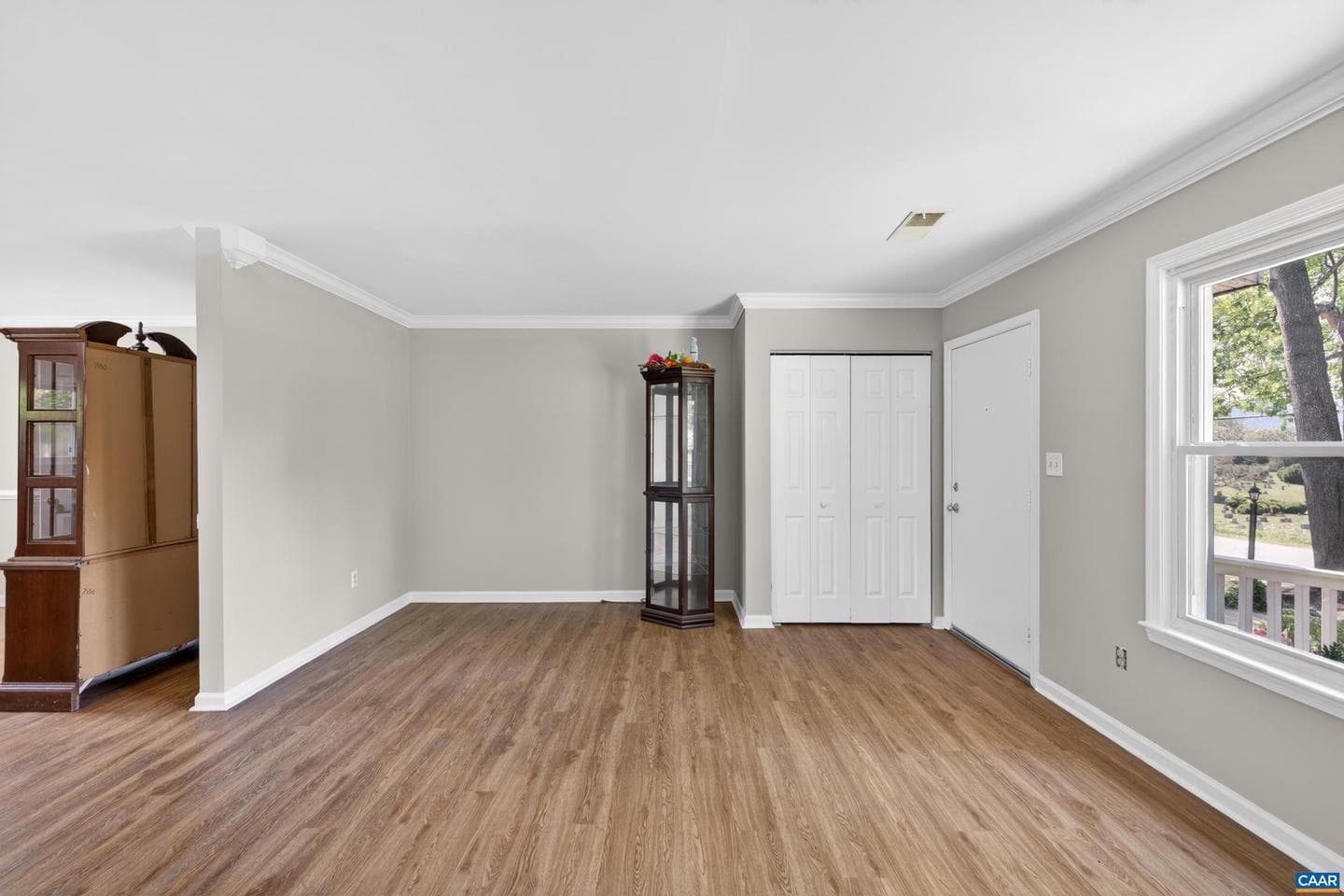 213 Oak St photo 14