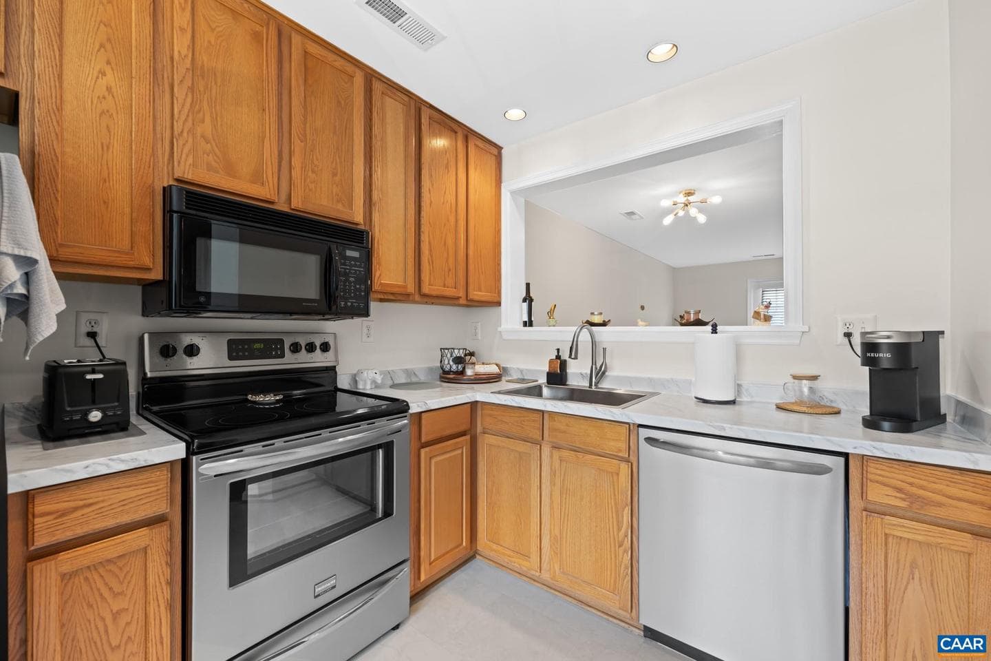 996 River Run Dr photo 7