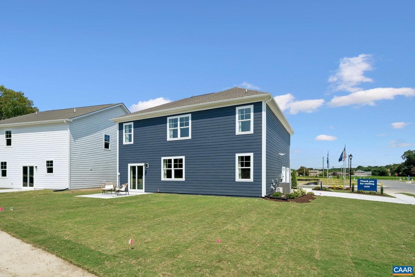 345 Glenmore Ln photo 4