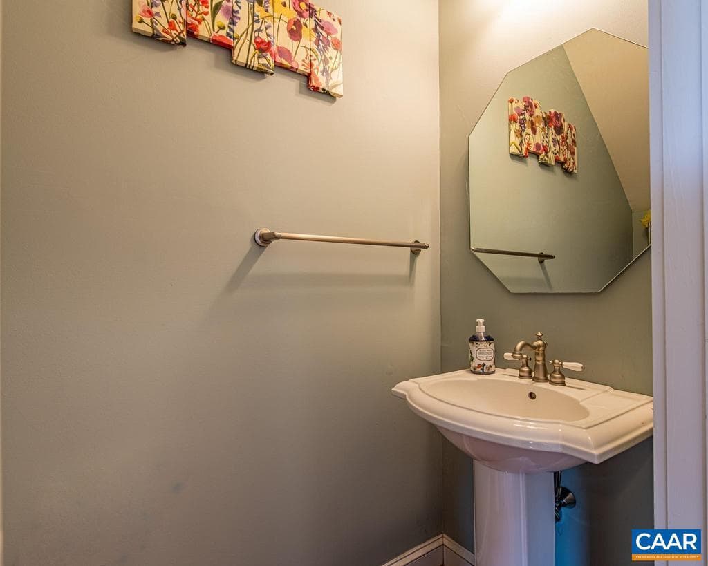 270 Remington Pl photo 14