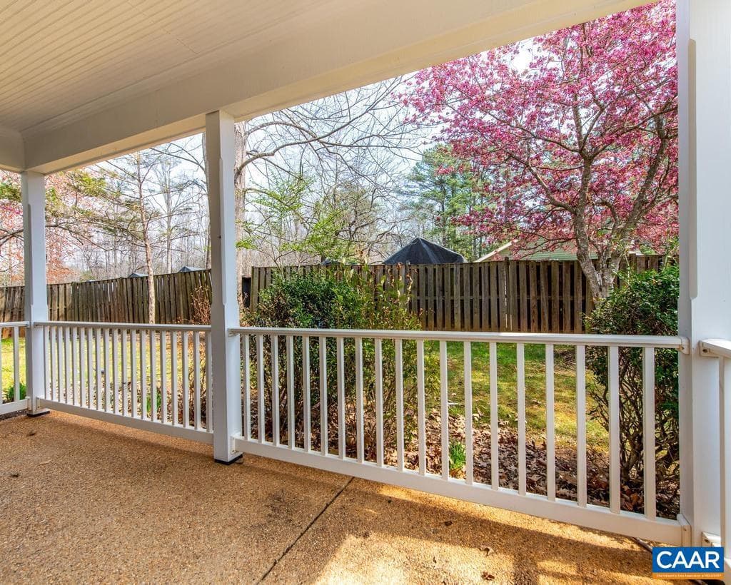 270 Remington Pl photo 4