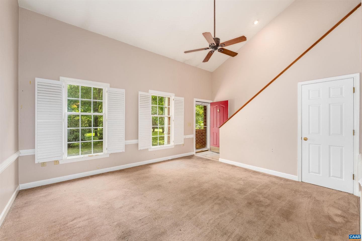 219 Duke St photo 8