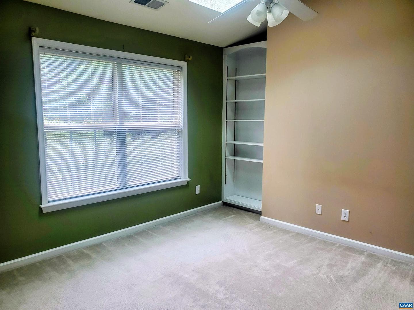 1408 Glenside Green photo 17