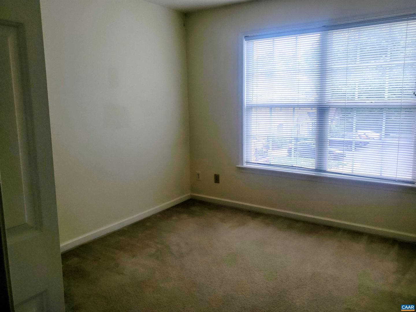 1408 Glenside Green photo 21