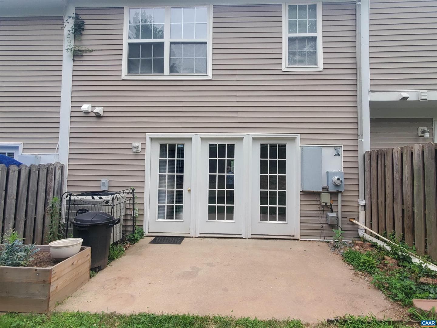 1408 Glenside Green photo 23