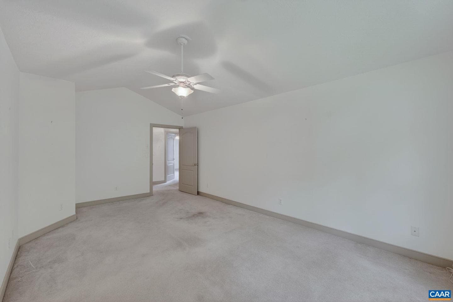 1064 Wintergreen Ln photo 18