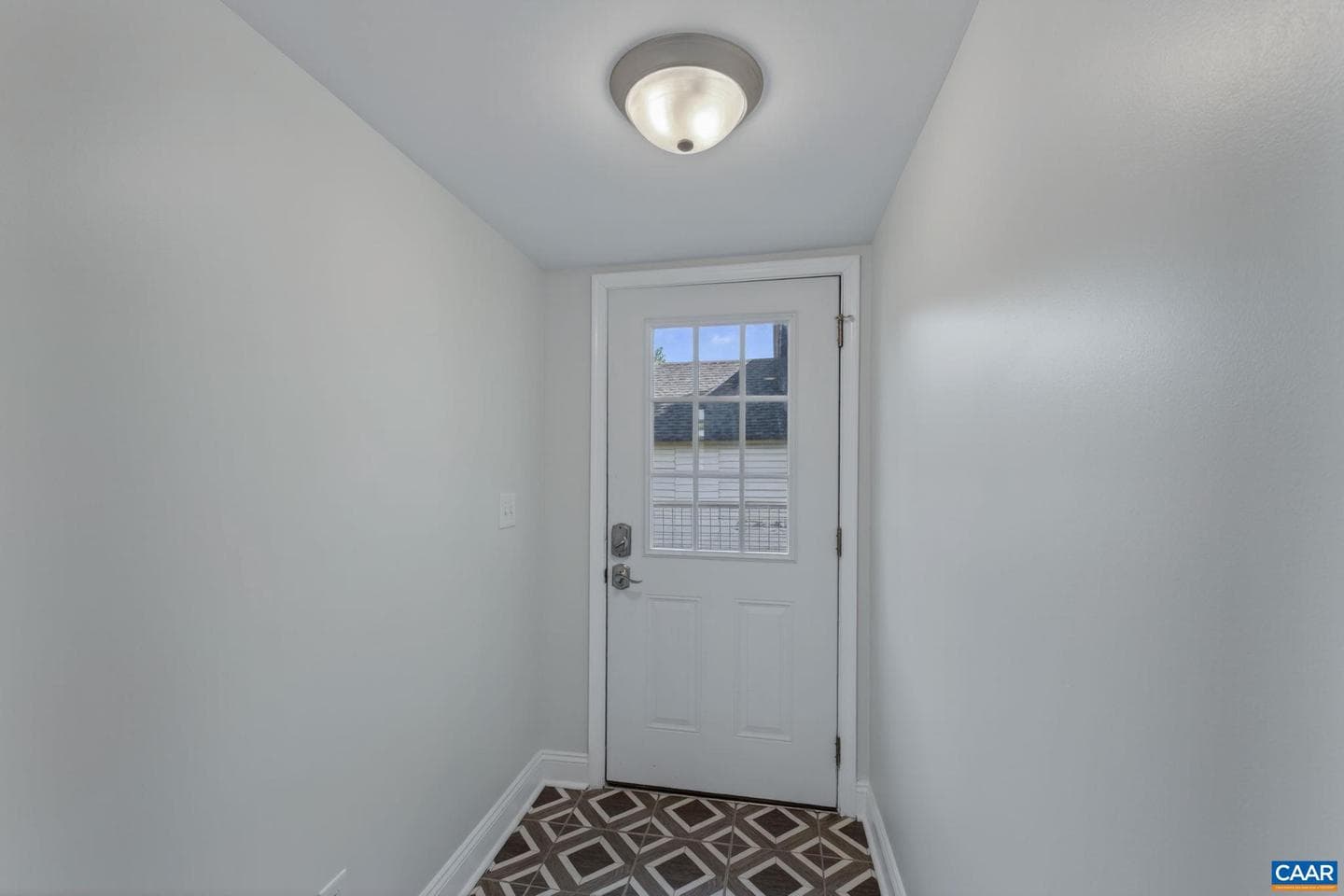 433 N Winchester Ave photo 31