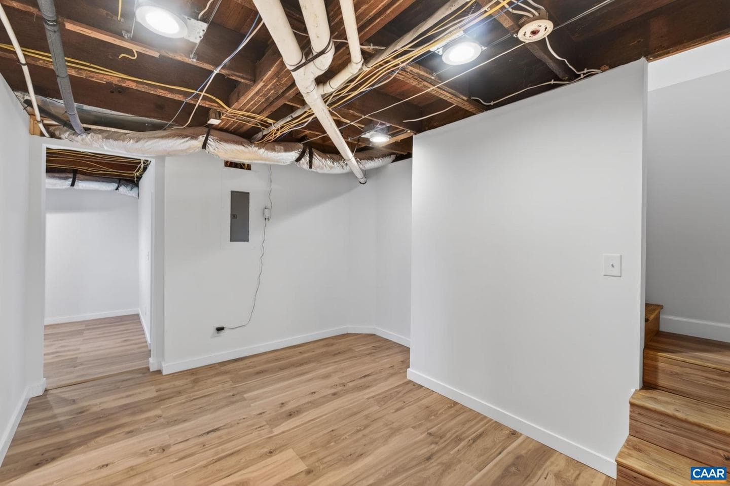 433 N Winchester Ave photo 42