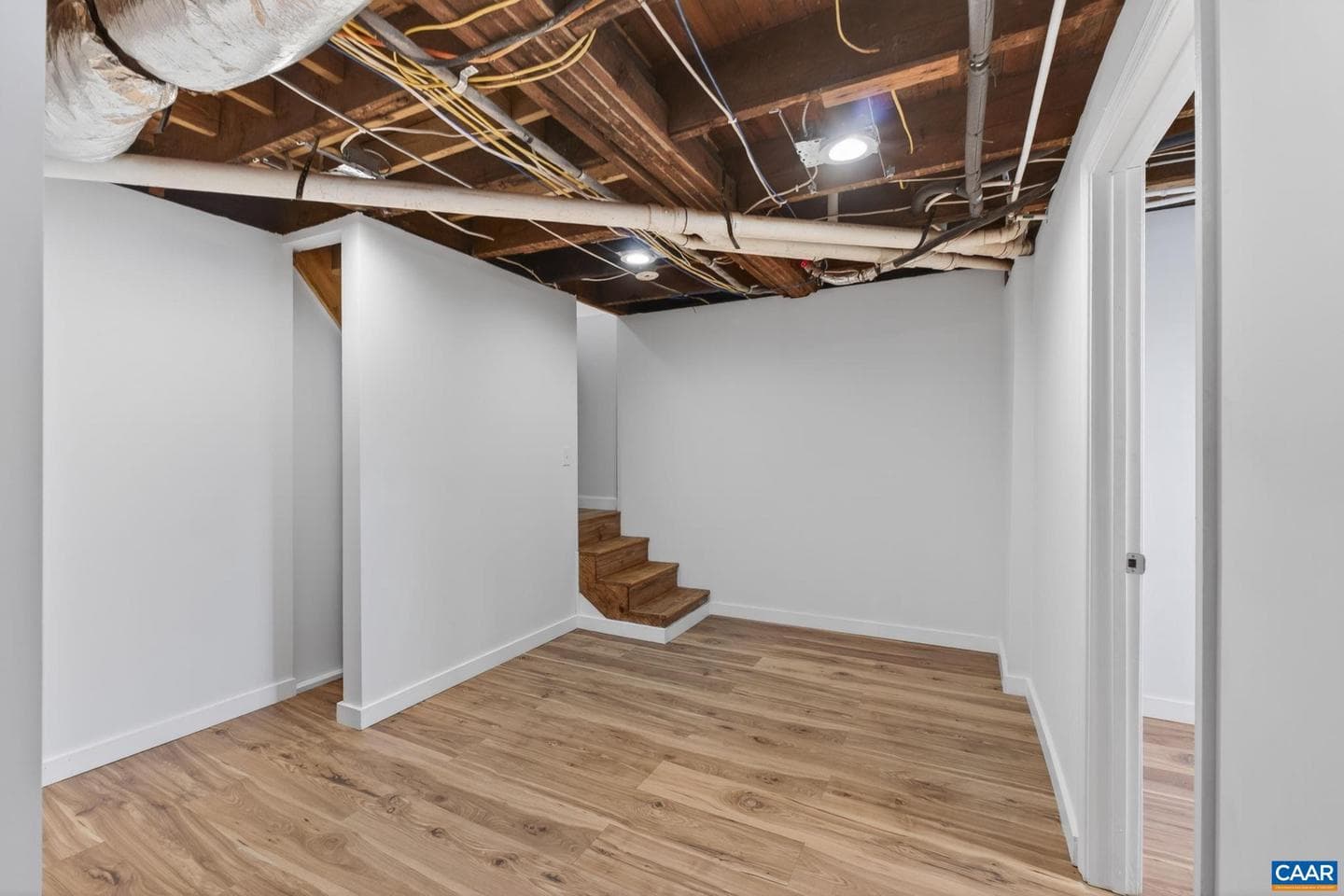 433 N Winchester Ave photo 43