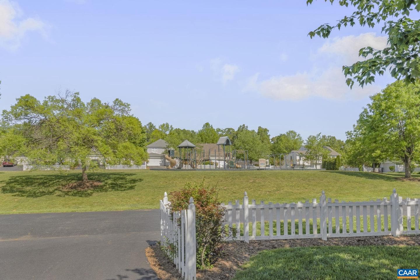 3353 Turnberry Cir photo 4