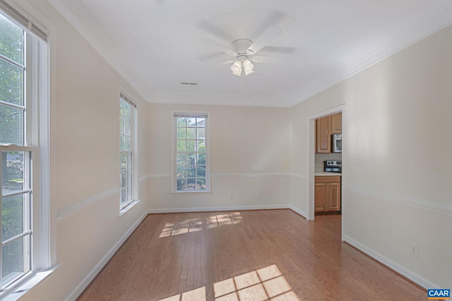 3353 Turnberry Cir photo 8