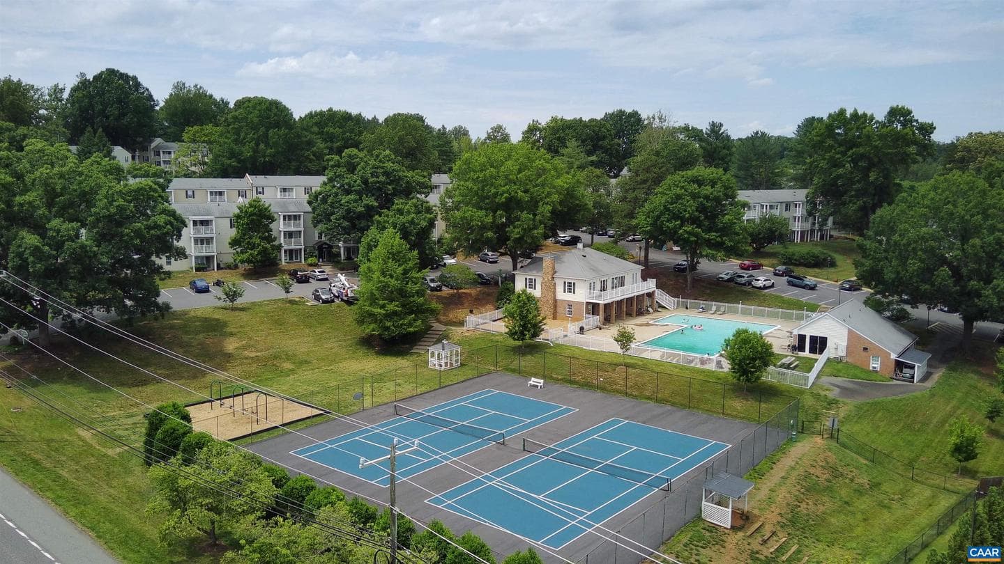 1354 Villa Way #d photo 24