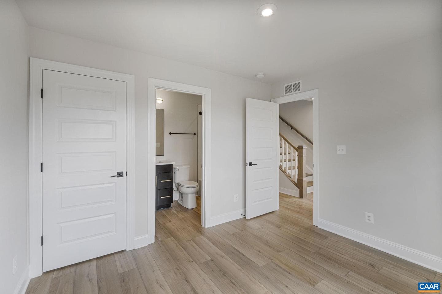 14 Forbes Dr photo 5