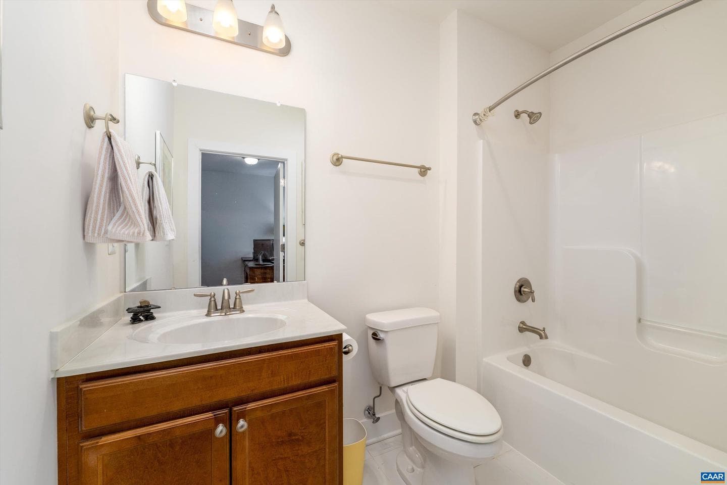 125 Almere Ave photo 32