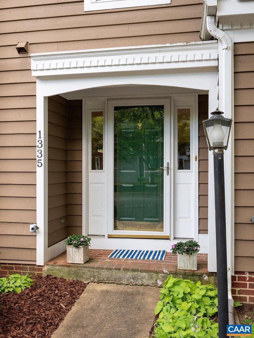 1335 Wimbledon Way photo 3