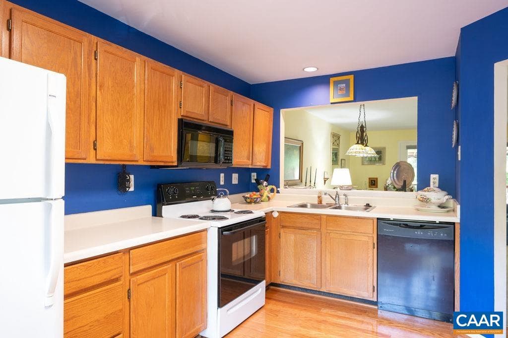 1335 Wimbledon Way photo 6