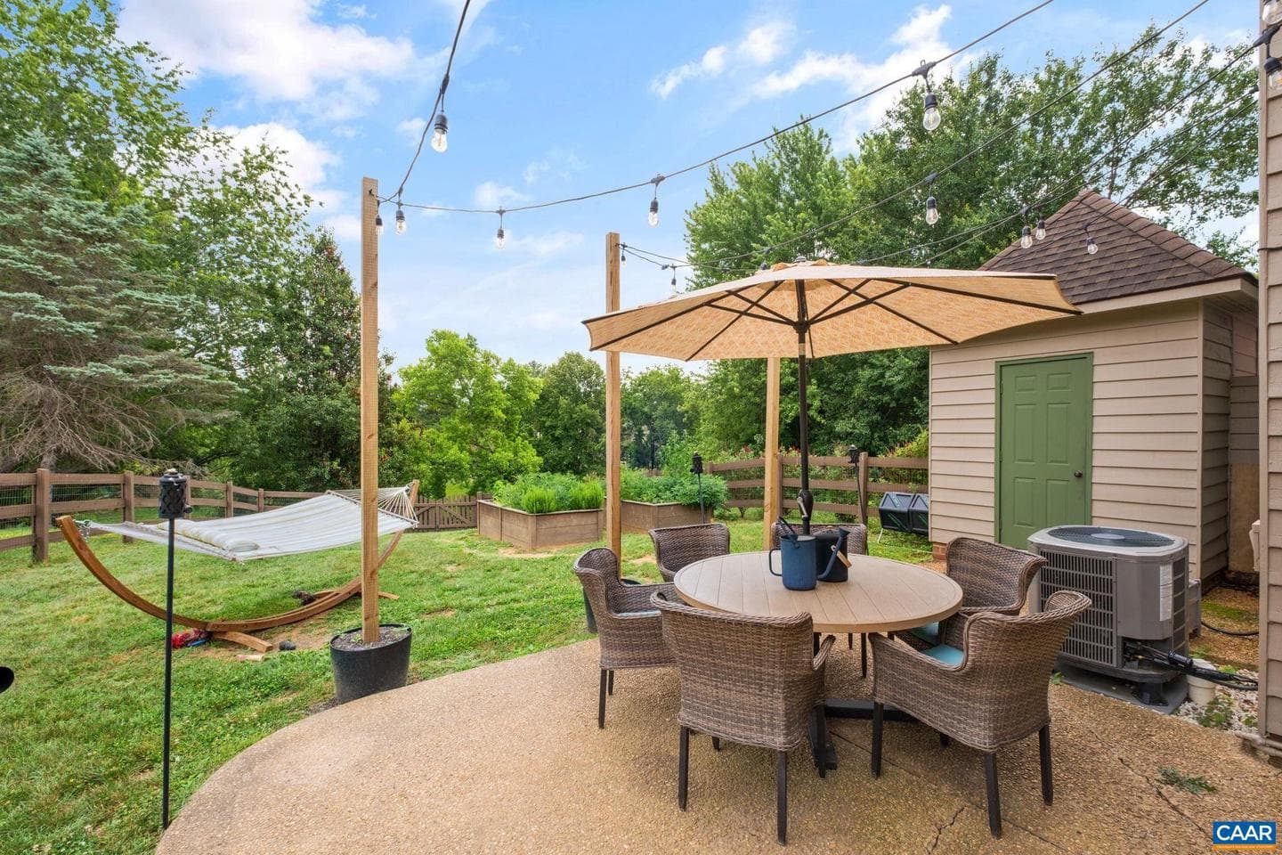 1067 Highland Dr photo 5