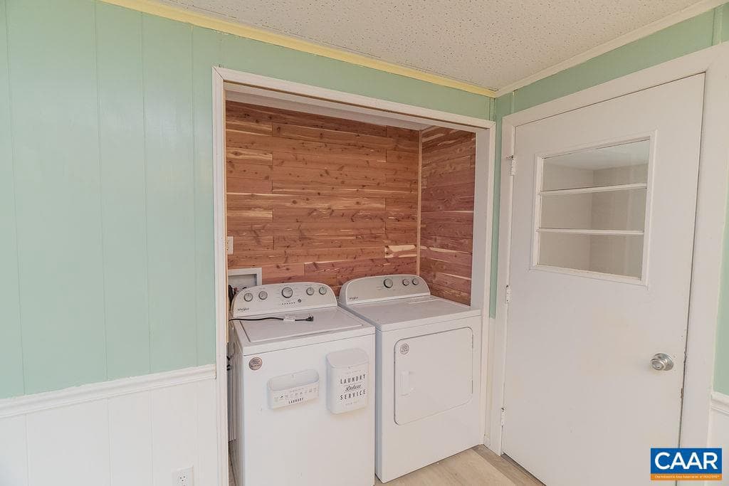 1043 Ford Ave photo 14