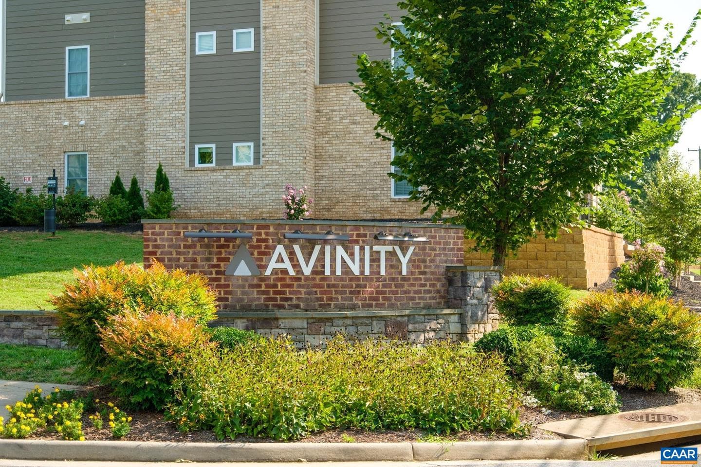 2048 Avinity Loop photo 36