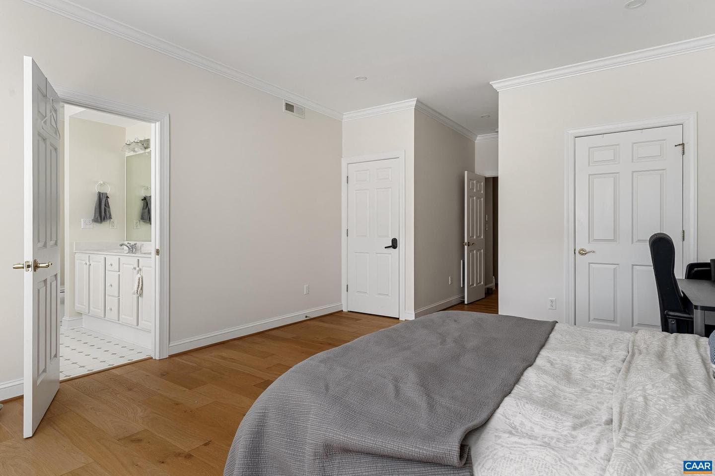 1147 Marion Dr photo 32