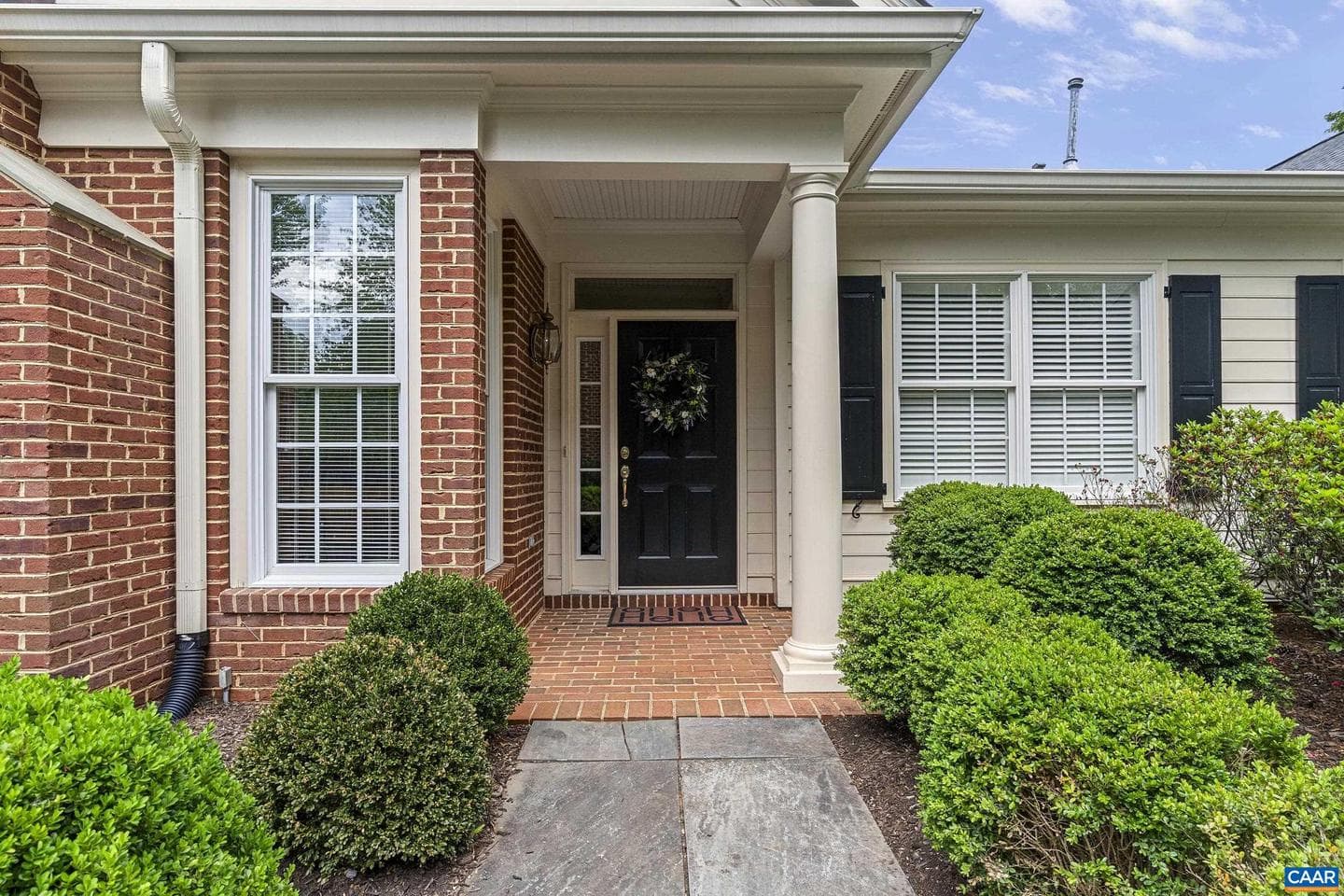 1147 Marion Dr photo 4