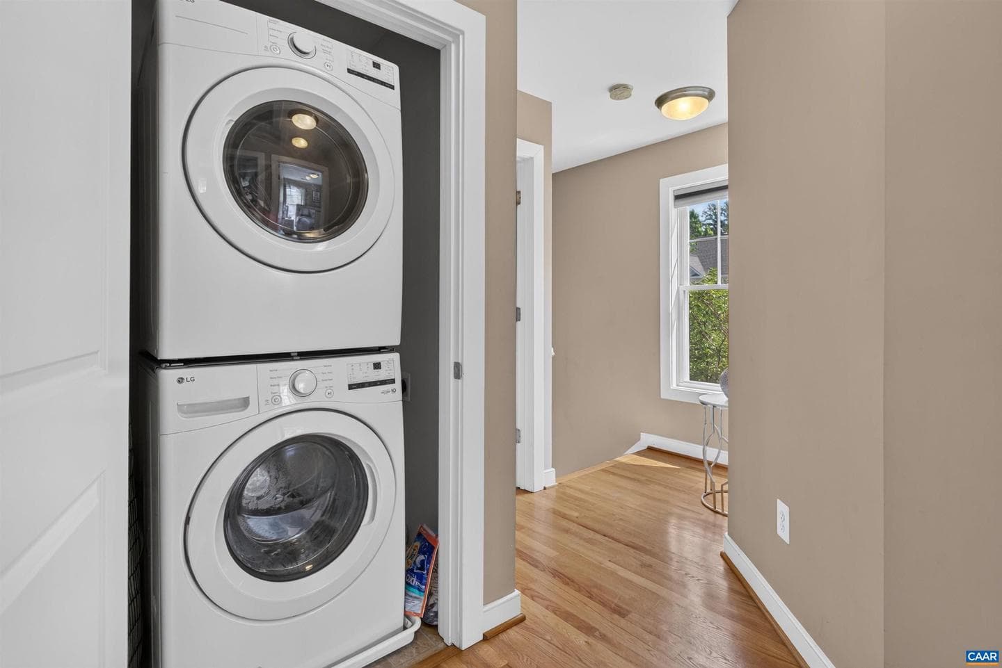 1565 Newcastle Ct photo 24