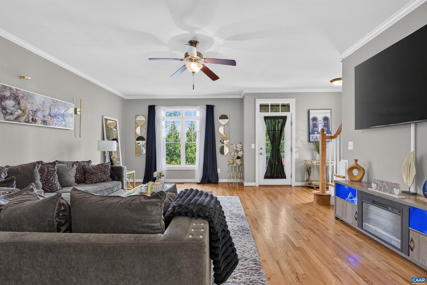 1565 Newcastle Ct photo 4