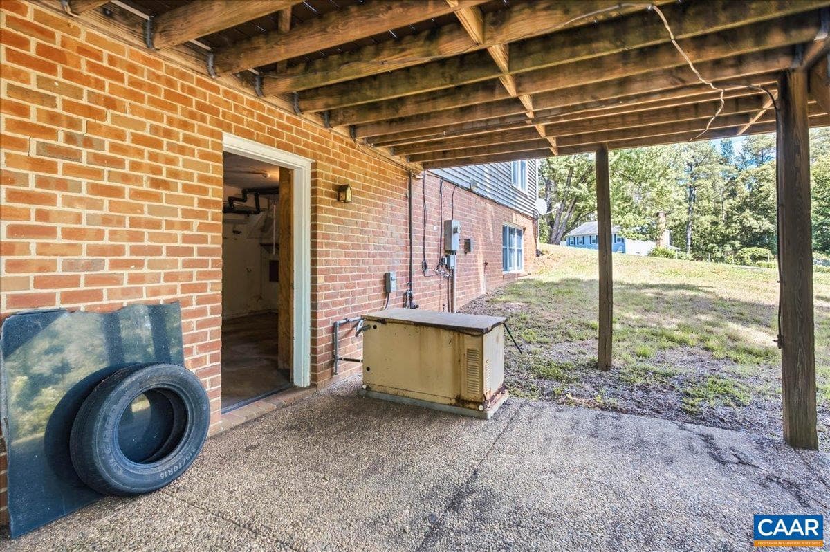 525 Milford Rd photo 32