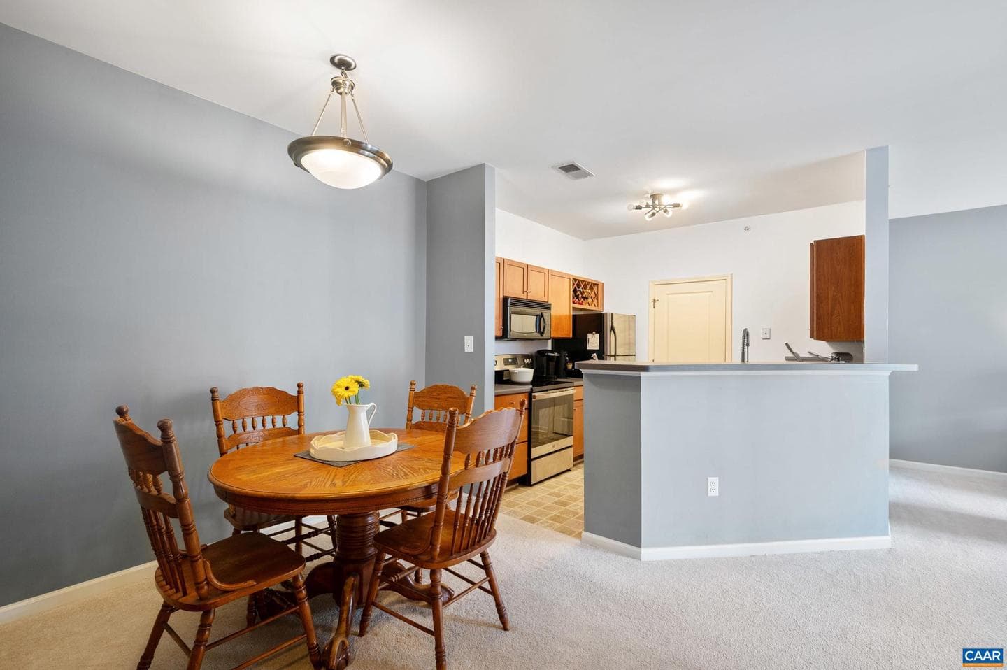 720 Walker Sq #3b photo 3