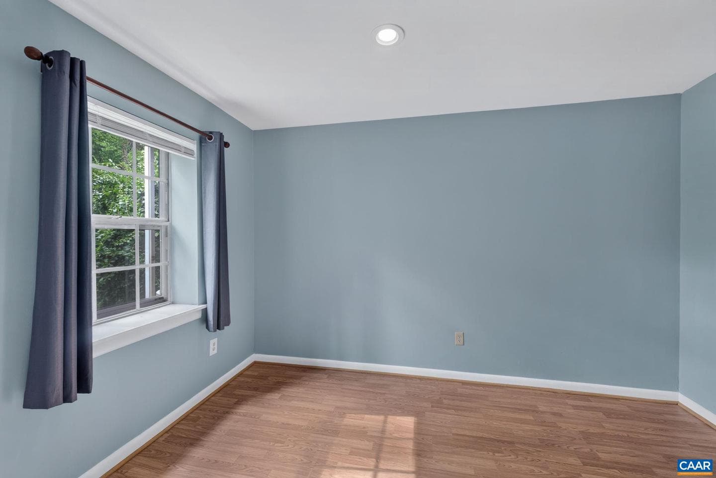 545 Burgoyne Rd #2 photo 21