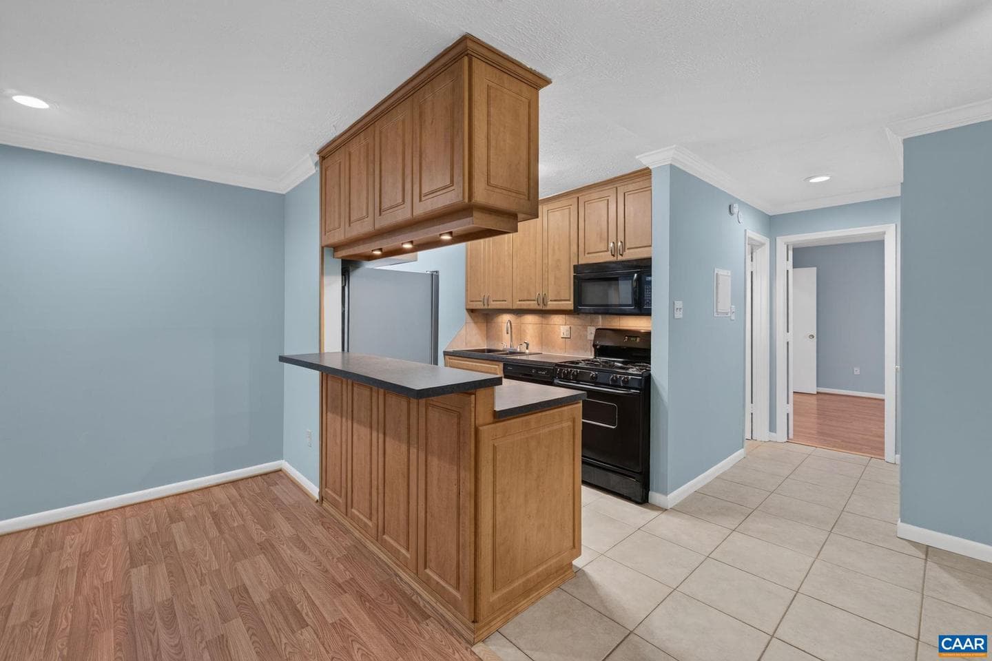 545 Burgoyne Rd #2 photo 8