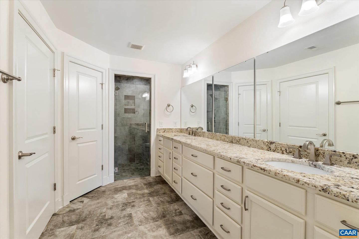 3420 Rowcross St photo 13