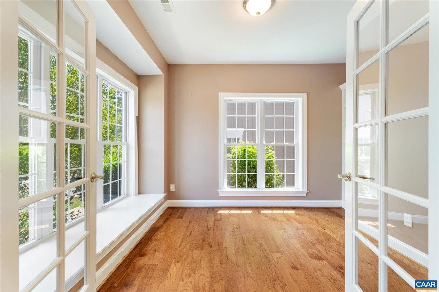 3420 Rowcross St photo 7