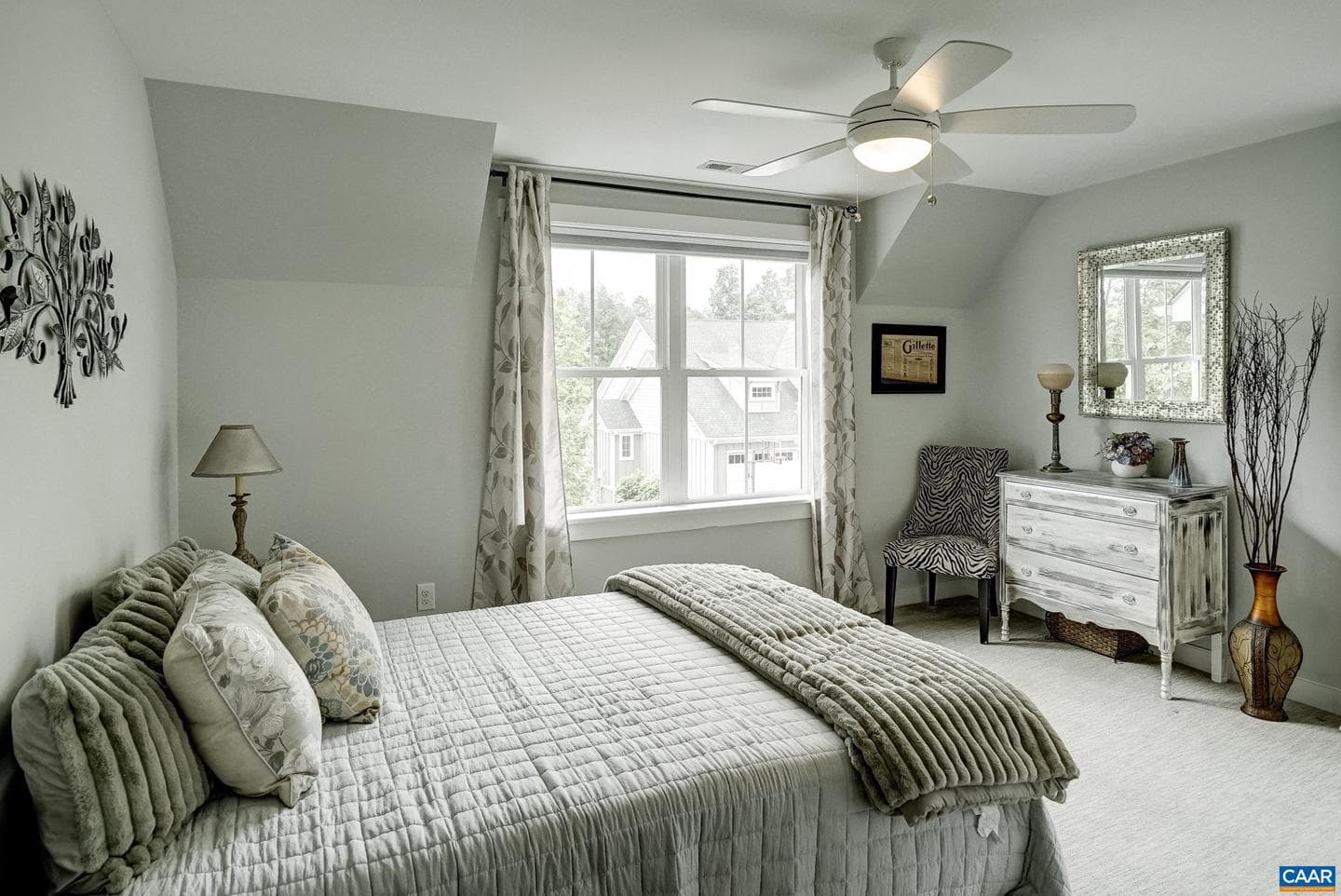 3298 Rowcross St photo 31