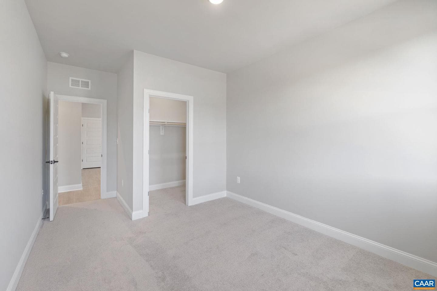 138 Springdale Rd photo 33