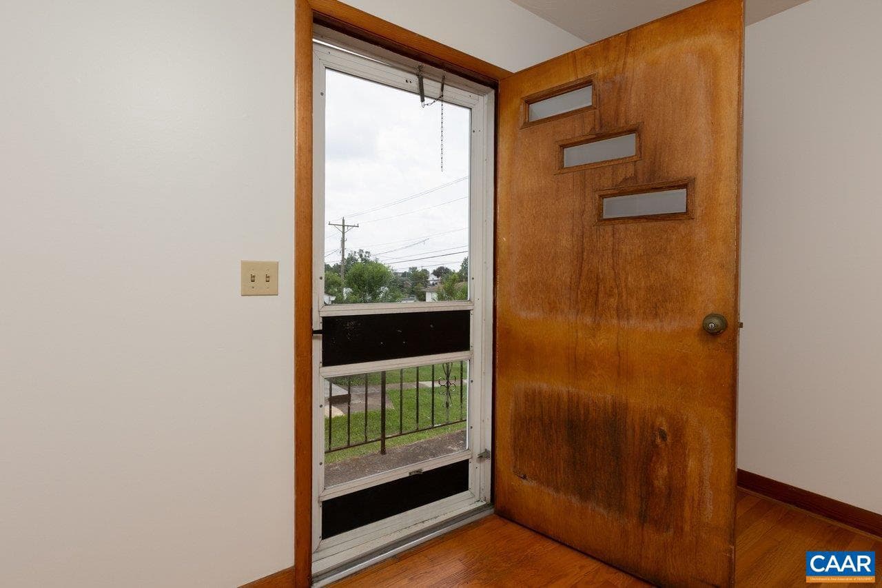 814 Virginia Ave photo 3