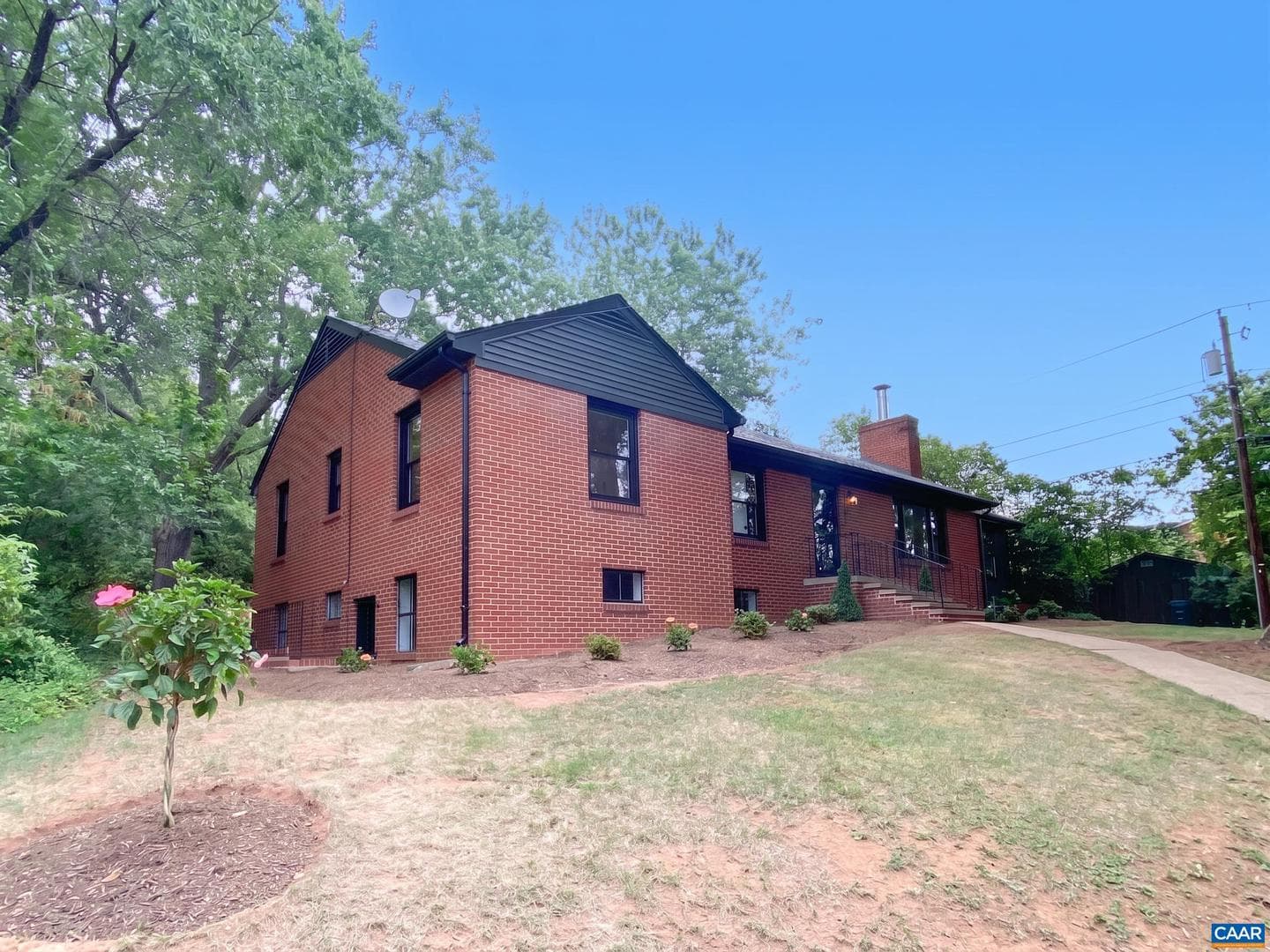 2305 Wayne Ave photo 3