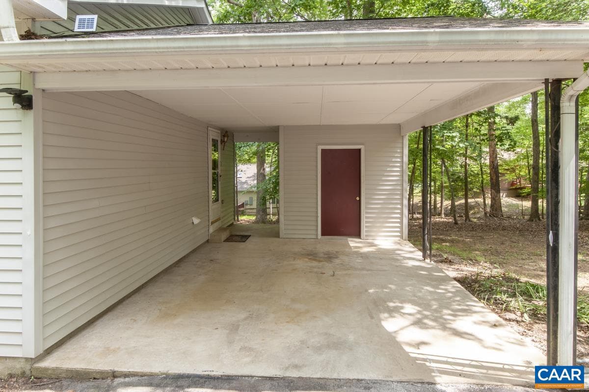 56 Riverside Dr photo 4