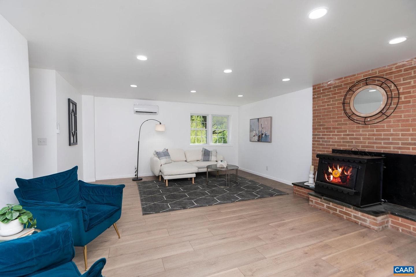 2208 Banbury St photo 21