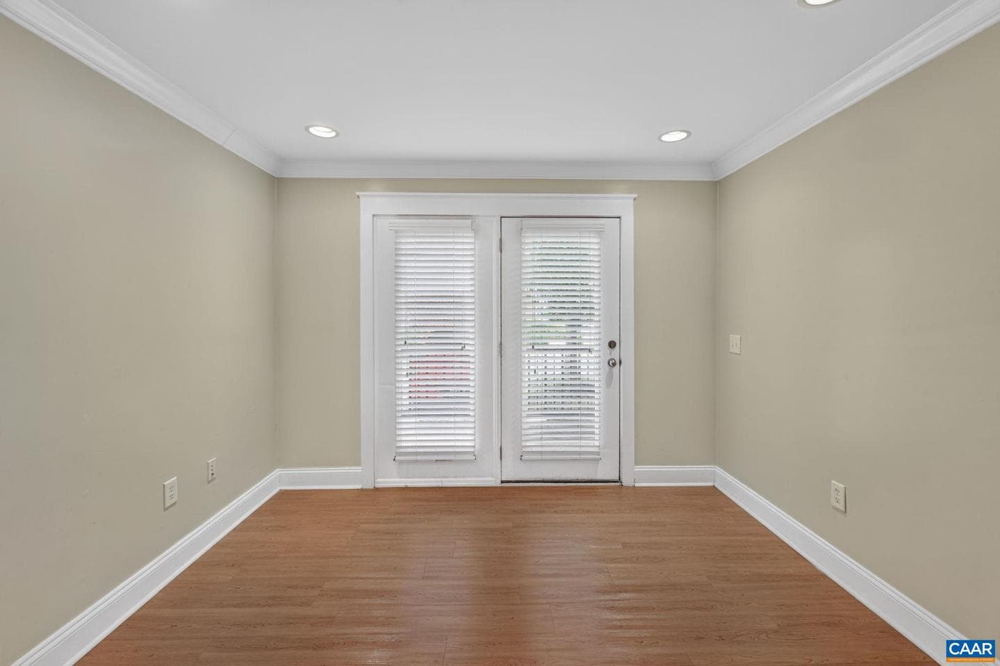 1915 Beechcrest Ct #101 photo 11