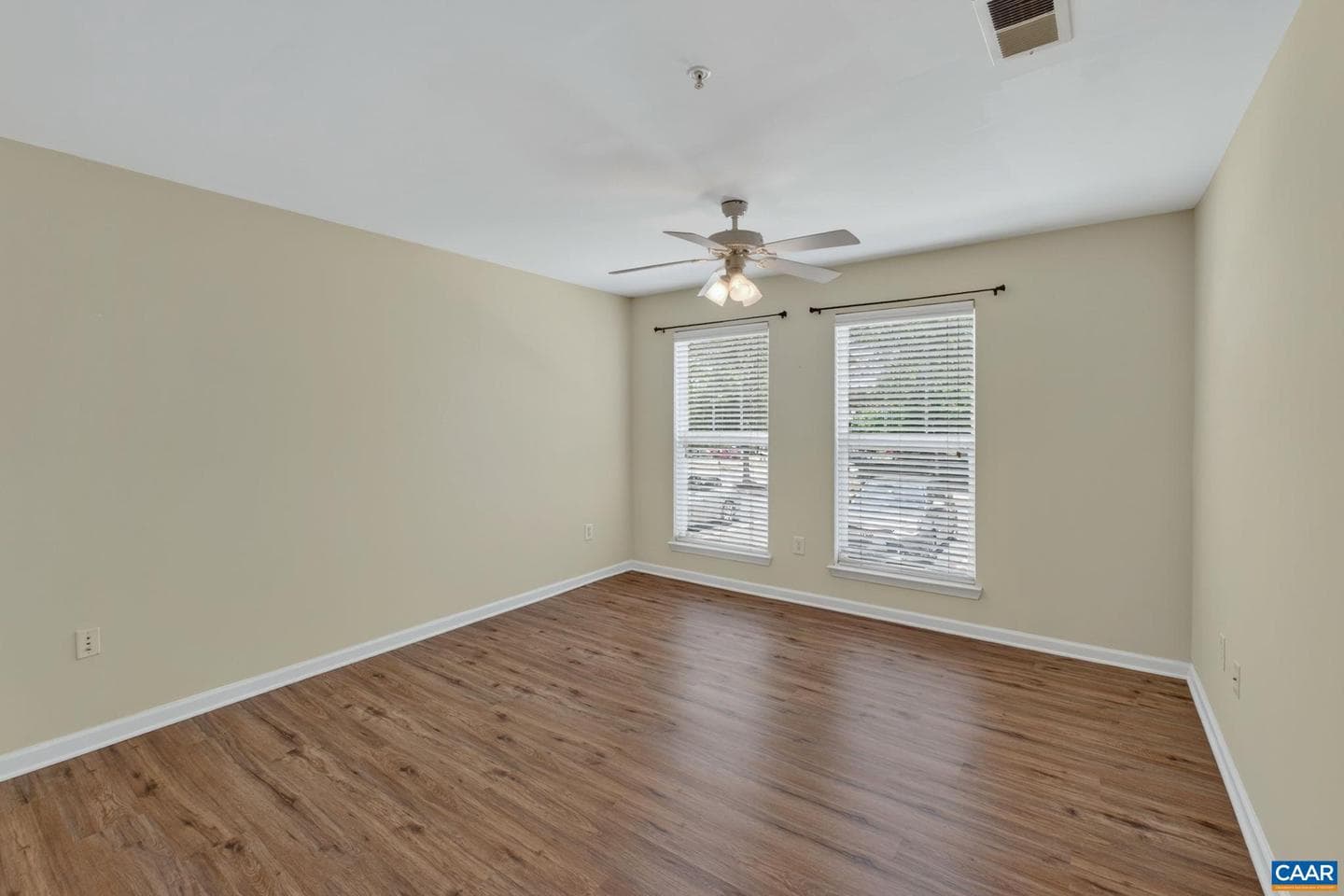 1915 Beechcrest Ct #101 photo 19