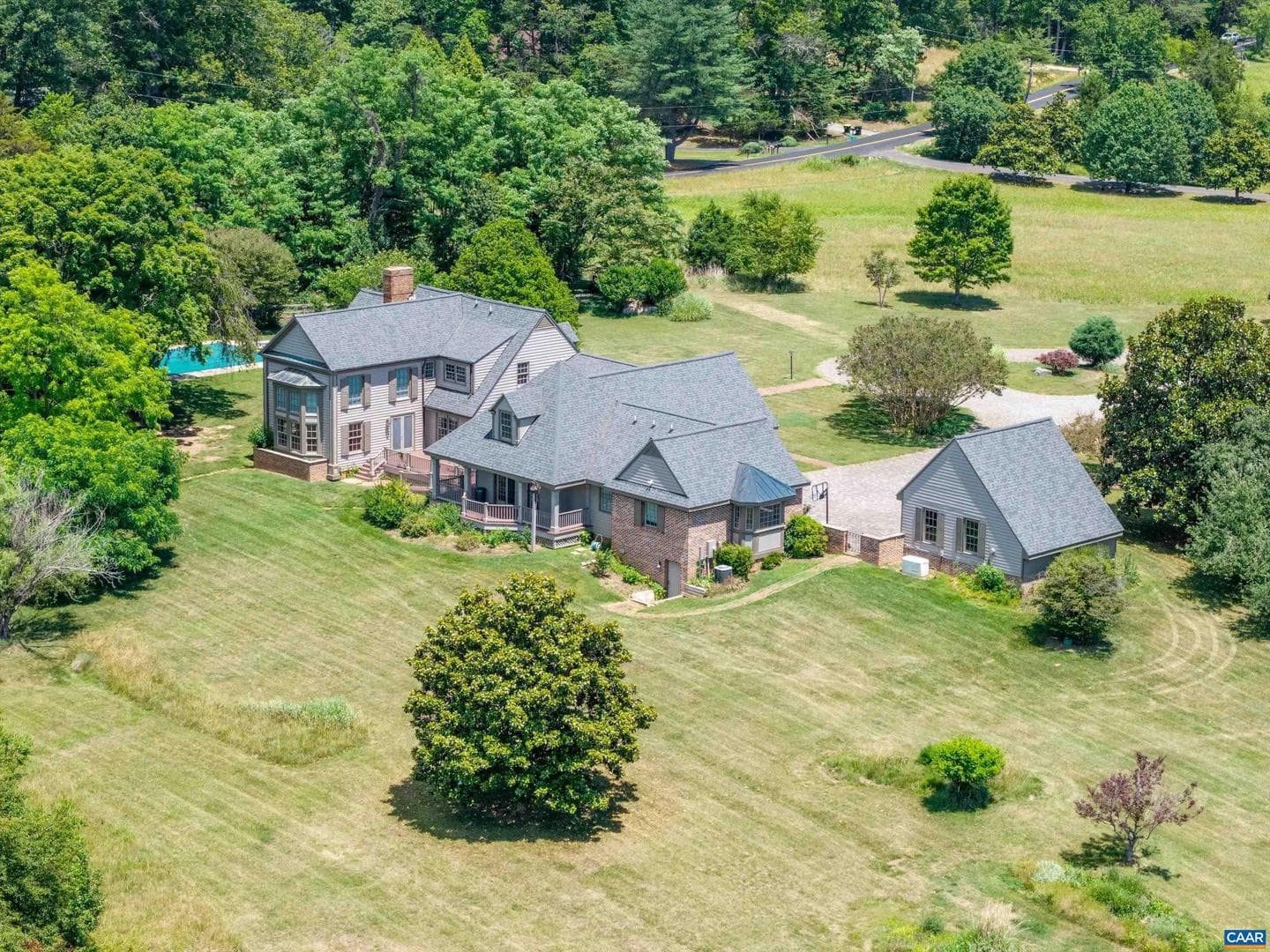 546 Three Pond Ln photo 12