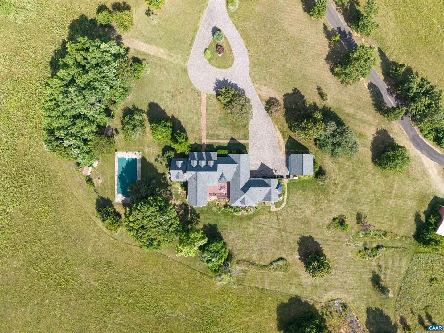 546 Three Pond Ln photo 13