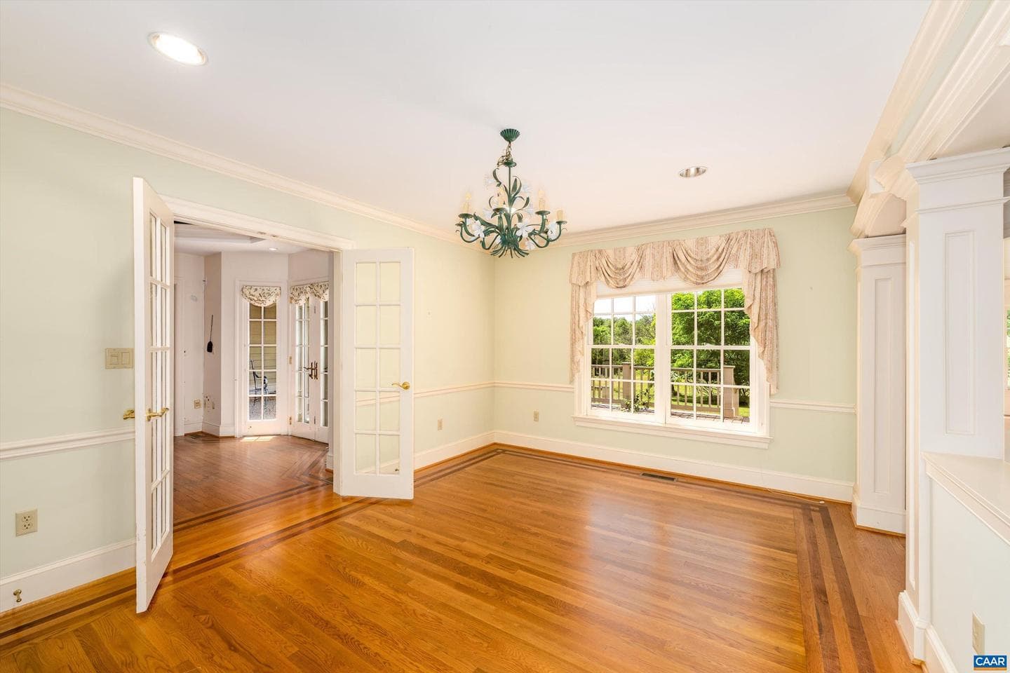 546 Three Pond Ln photo 26