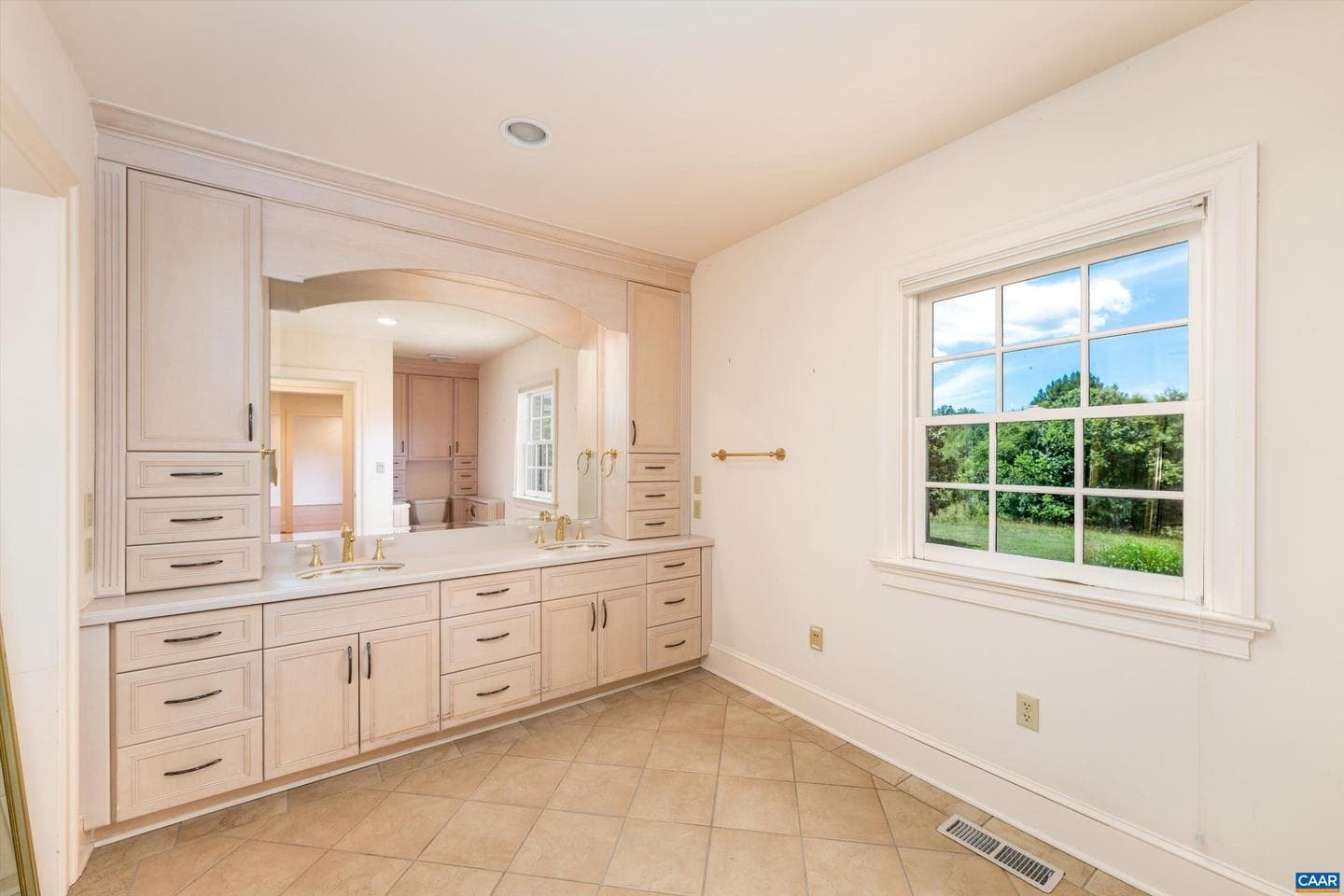 546 Three Pond Ln photo 42