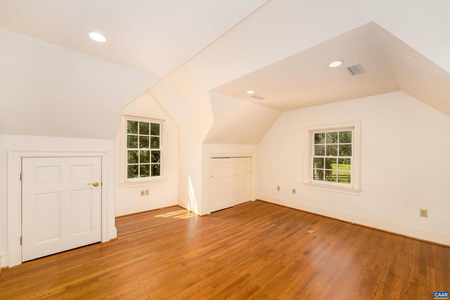 546 Three Pond Ln photo 52